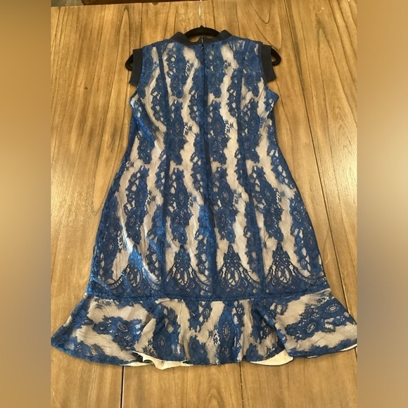 Aijek Wonderment Blue Lace Cap Sleeve Ruffle Cocktail Mini Dress Size 10 - Picture 6 of 17